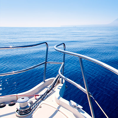 Vacanze in barca a vela nelle isole del mar Mediterraneo